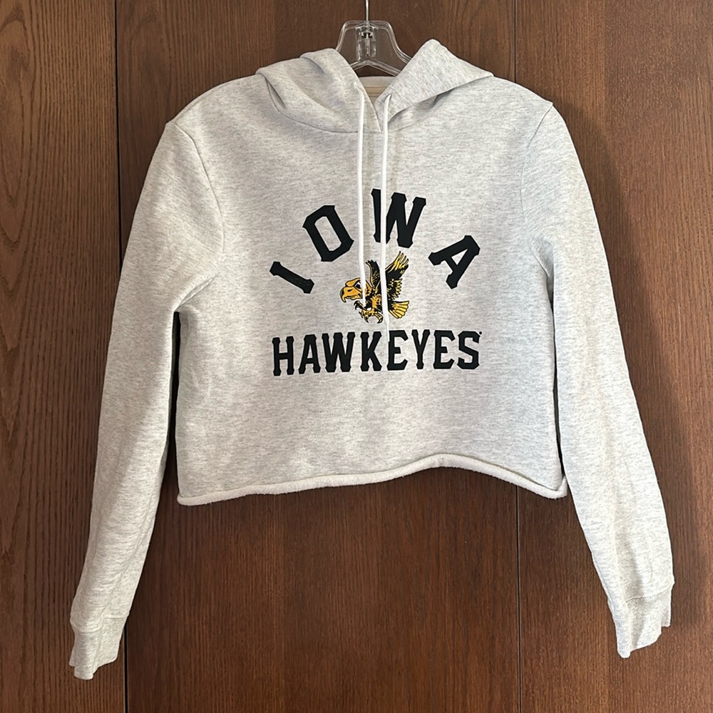 Cropped Iowa Hawkeye hooded sweatshirt